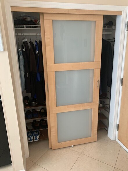 Building Photo - 1320 Miami Rd