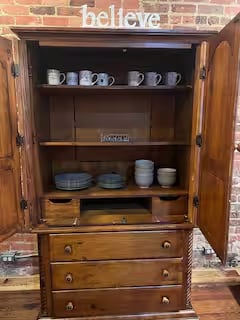 Building Photo - 1043-CG S Pine St