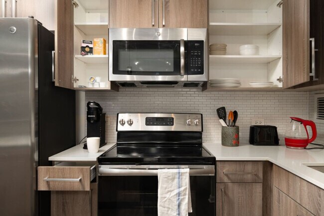 Building Photo - 901 S Ashland Ave