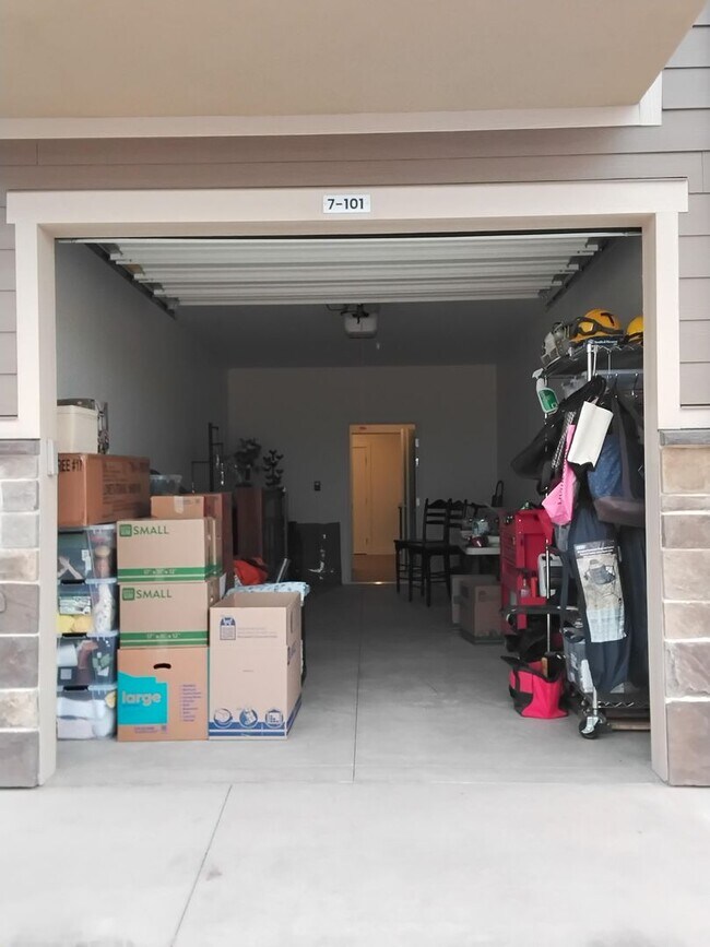 Building Photo - 6051 S Silver Birch Ln