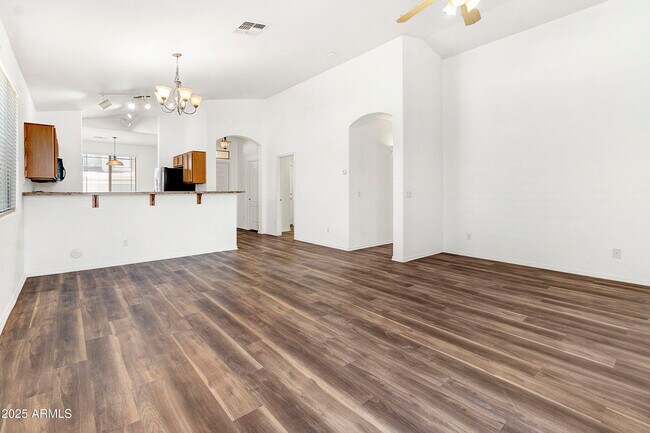 Building Photo - 17228 W Elm St