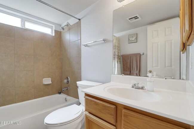 Building Photo - 240 Summerbrooke Ct