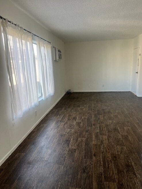Building Photo - 3755 Vinton Ave