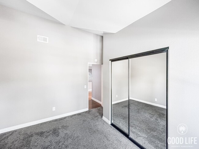 Building Photo - Modern 2-Story Split-Level Home with Commu...