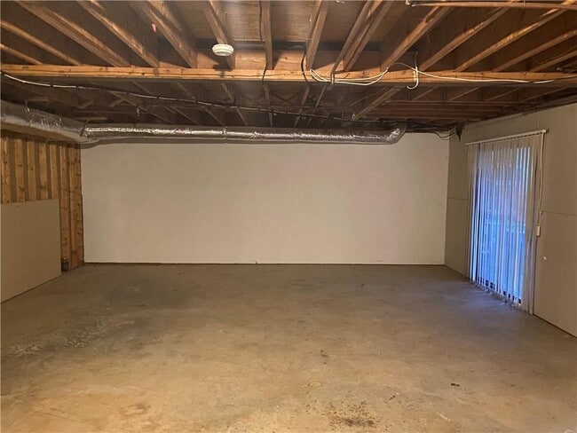Building Photo - 5053 Gardenia Cir