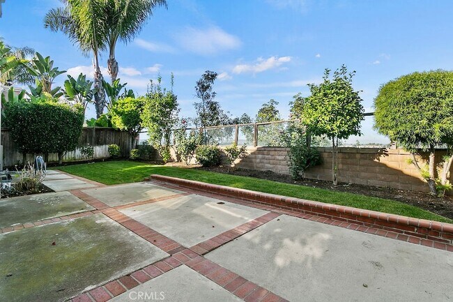Building Photo - 28645 Via Pasatiempo