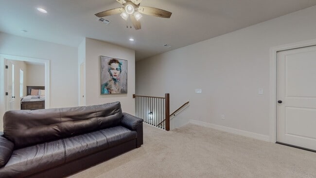 Building Photo - 112 Pindo Palm Dr