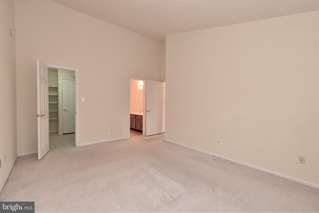 Building Photo - 10702 Kings Riding Way