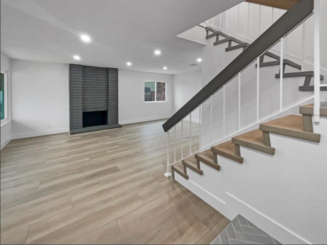 Building Photo - 7952 Summerplace Dr