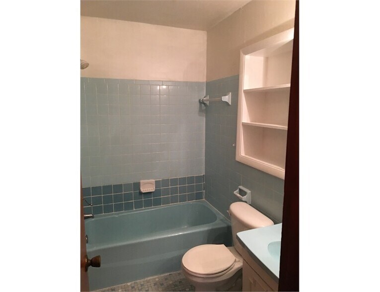 Building Photo - 3725 E 38th Ave