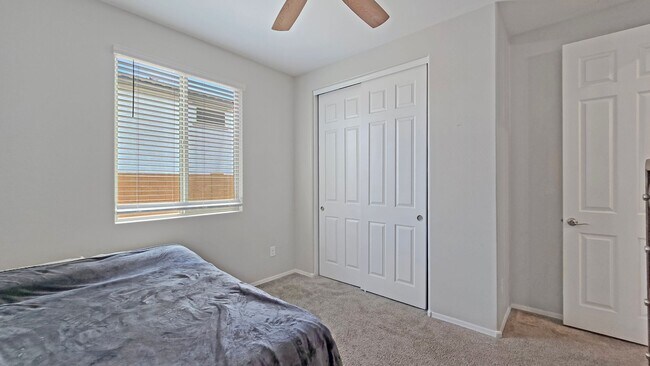 Building Photo - 18572 W Cottontail Ln