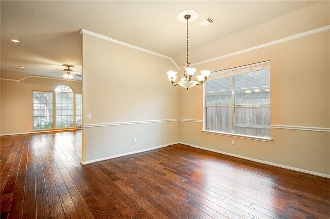 Building Photo - 18422 Auburn Woods Dr