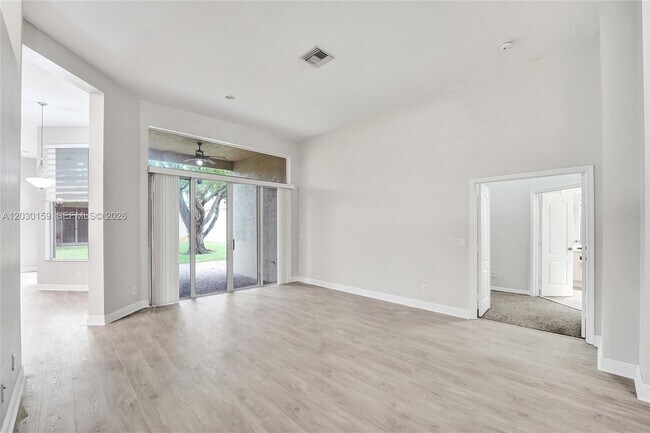 Building Photo - 6334 SW 192nd Ave