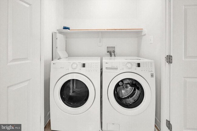 Building Photo - 10427 Overgate Pl