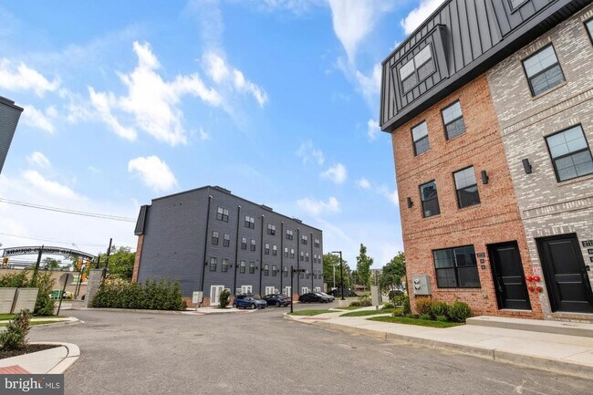 Building Photo - 2715 MAYA Ln