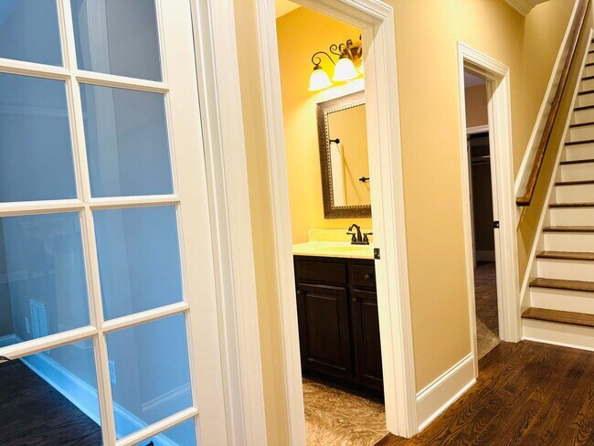Building Photo - 3658 Pleasants Ridge Dr