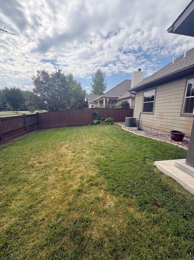 Building Photo - 3114 Madrona Ln