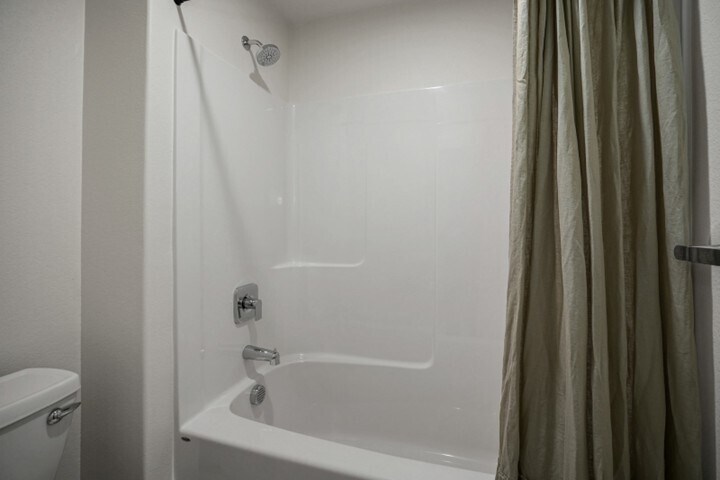 Building Photo - 1319 Oppek St NE