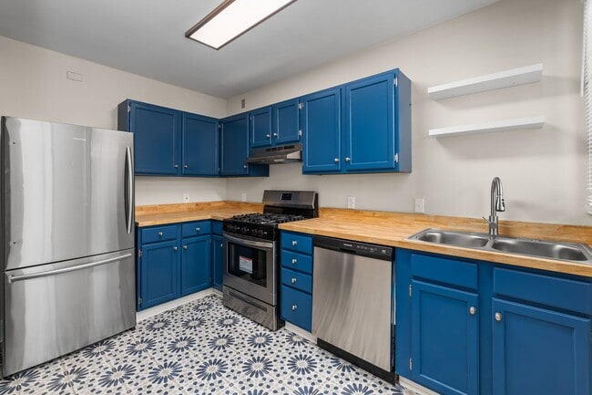 Building Photo - True Ghent Beauty 2/1 Move in Now