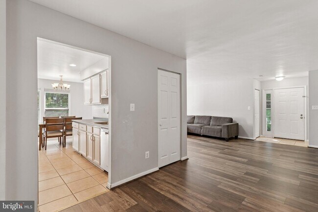 Building Photo - 13212 Meander Cove Dr