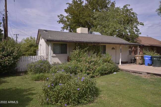 Building Photo - 5650 N 10th St