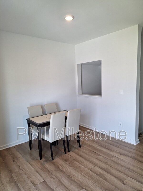 Building Photo - 408 Slick Terrace