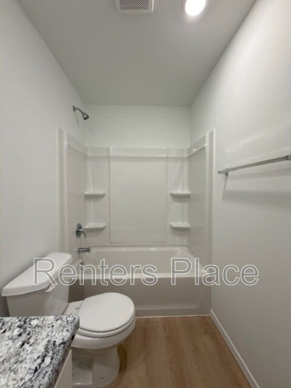 Building Photo - 1111 Raven Dr