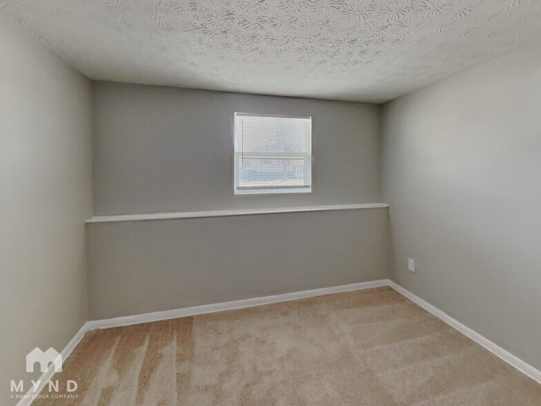 Building Photo - 1349 Westshire Rd