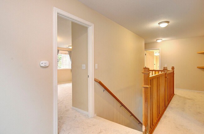 Building Photo - Salmon Creek 4 bd 2.5 ba Available Now!