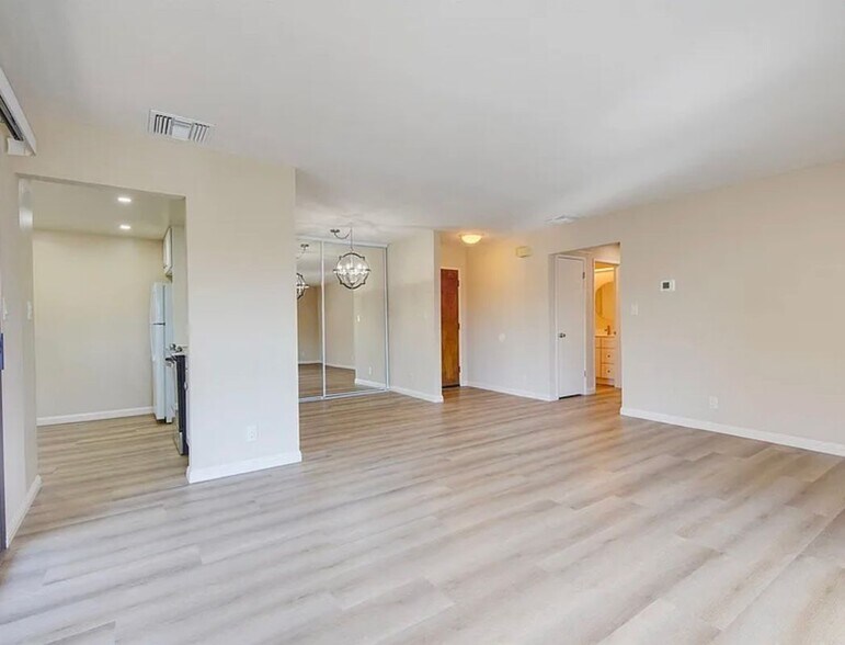 Building Photo - 2415 Horizon Ln
