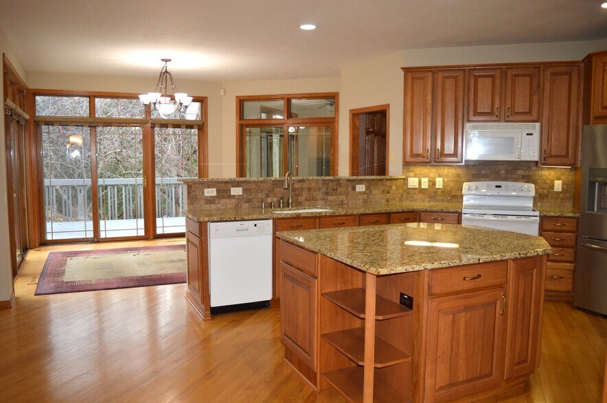 Building Photo - 7541 Red Fox Trl