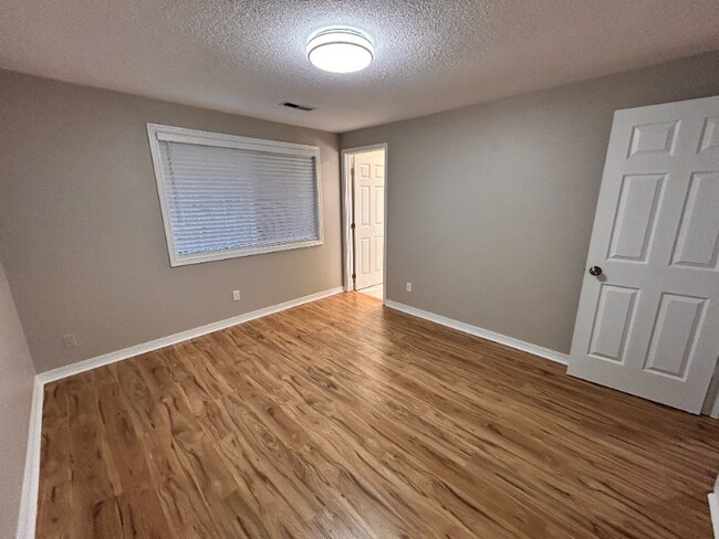 Building Photo - 6060 SW 170th Ave