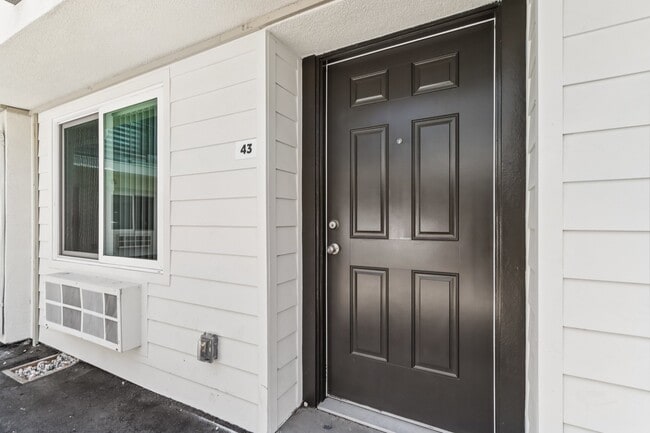 Building Photo - Shermanair Apartments