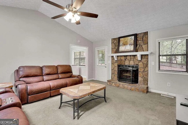 Building Photo - 5560 Deerfield Pl
