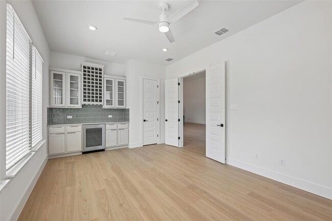 Building Photo - 4908 Turquesa Dr