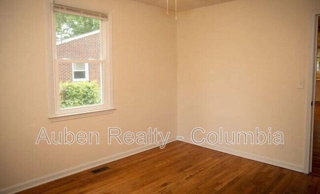 Building Photo - 1420 S Kilbourne Rd
