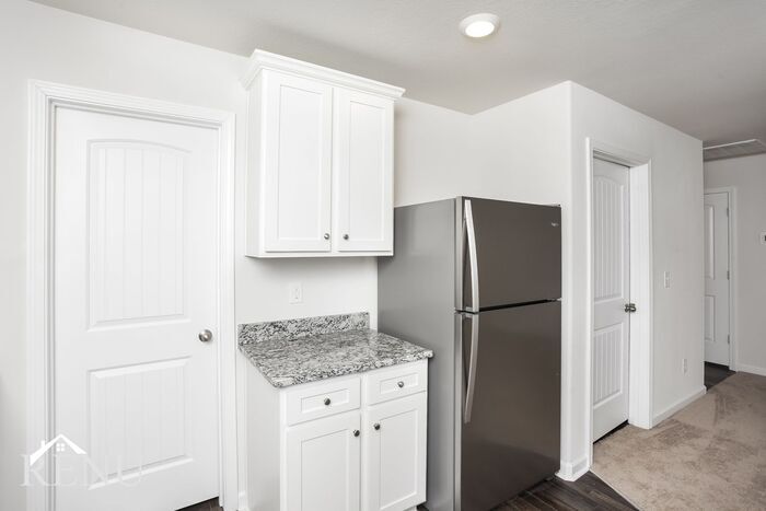 Building Photo - 401 Dawn Meadow Ct