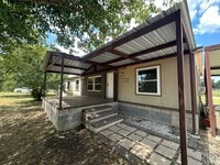 Building Photo - Remodeled 5 bed 3 bath Manufactured Home |...