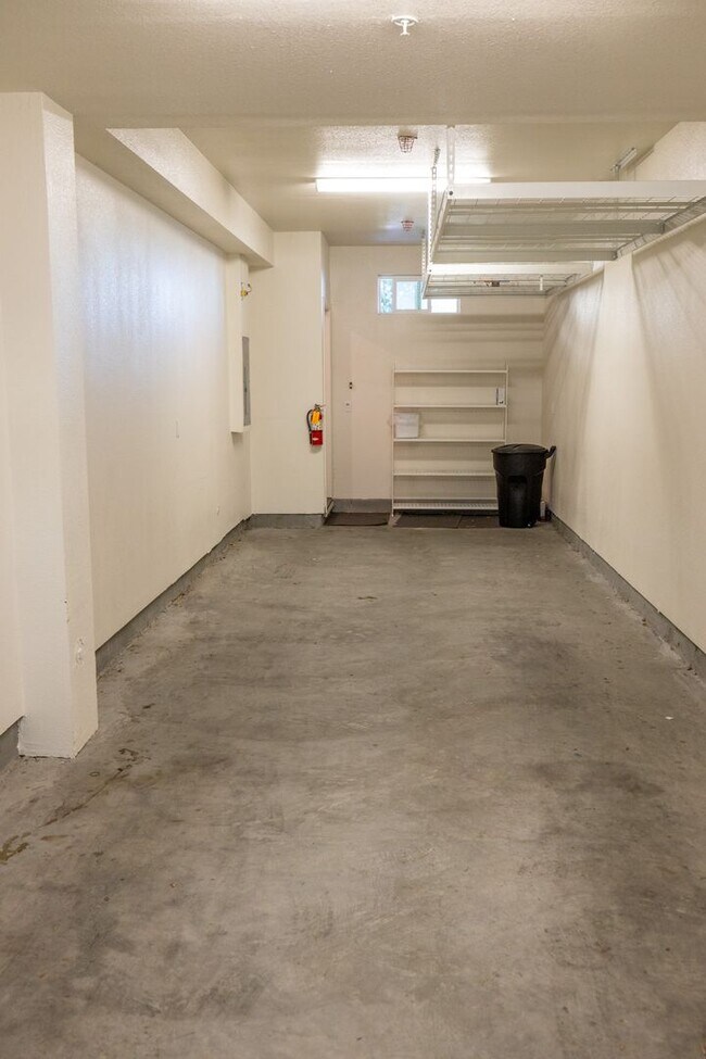 Building Photo - Beautiful two bedroom on Communication Hil...