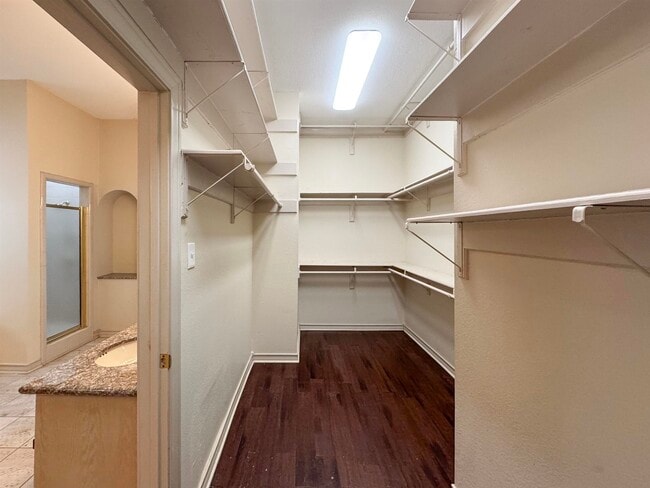 Building Photo - 3003 Edgefield Ct