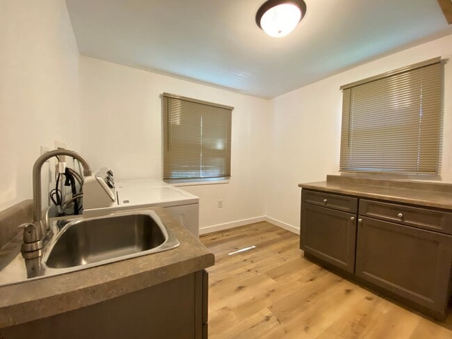 Building Photo - 3BD/2BA Home For Rent In Cedar Lake