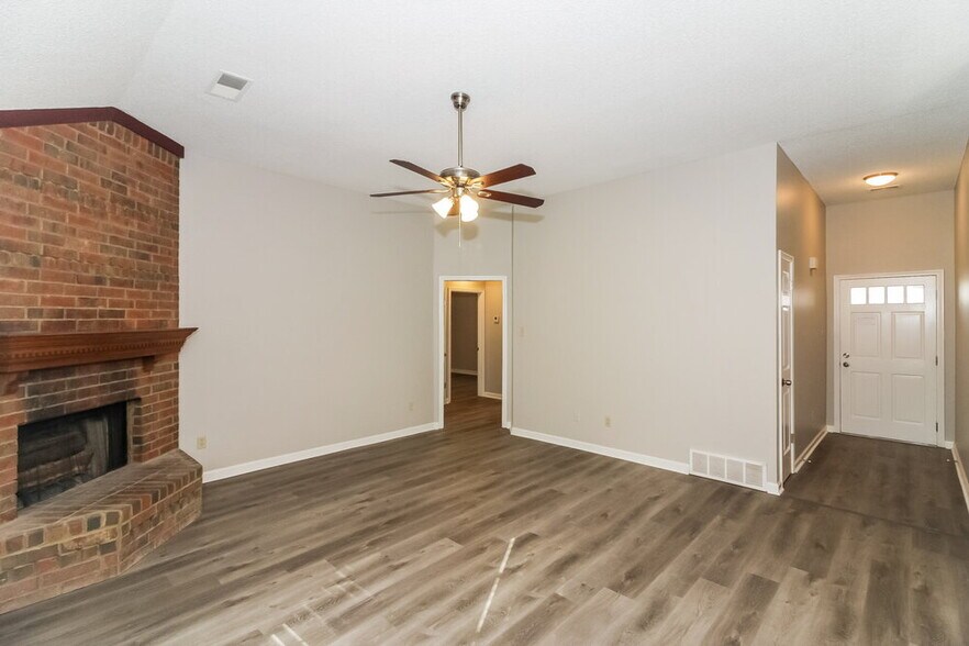 Building Photo - 4371 Bunker Hill Dr