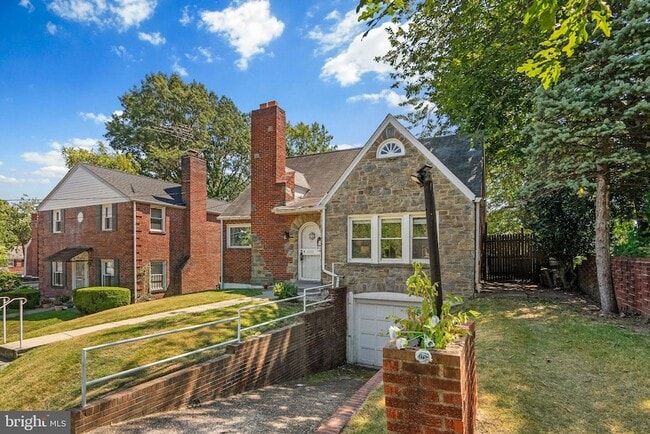 Building Photo - 2107 Brighton Rd