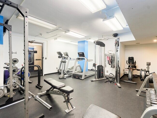 Building Photo - 6515 JFK Blvd E