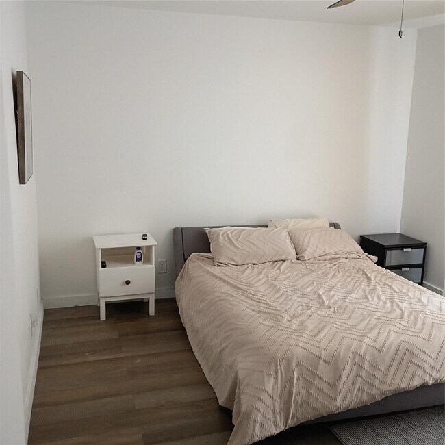 Building Photo - 3351 NW 85th Ave