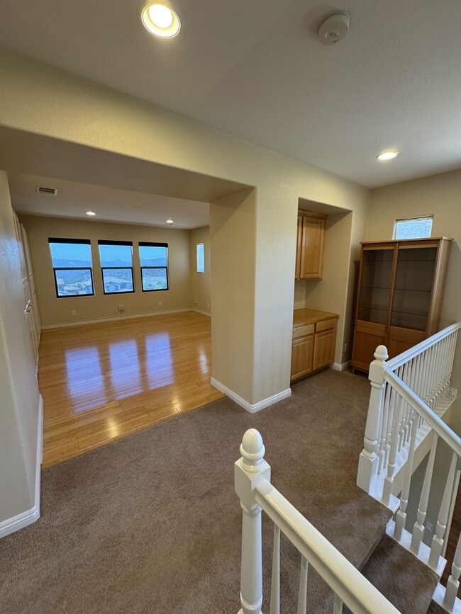 Building Photo - 851 Antilla Way