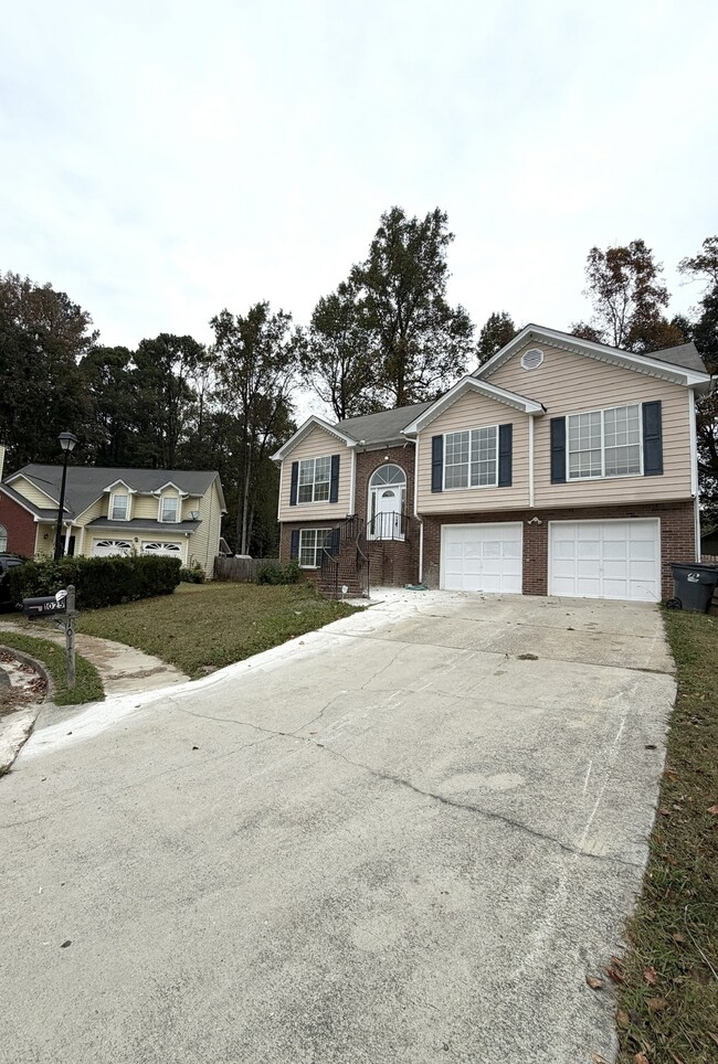 Building Photo - 1025 Eagle Pointe Dr NW