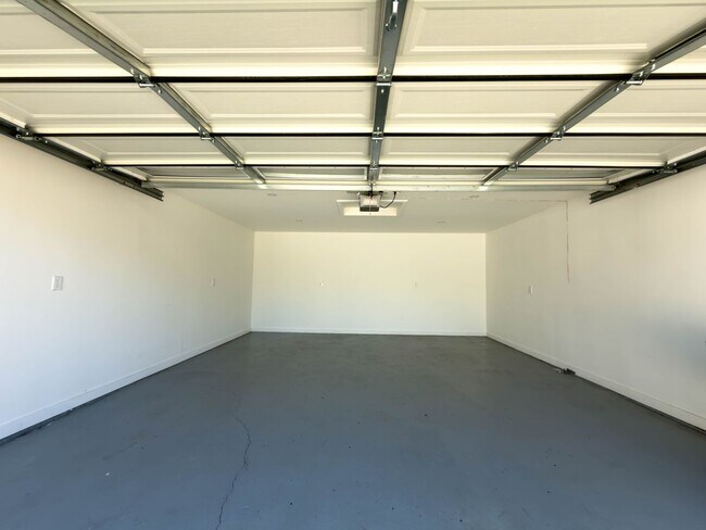 Building Photo - 316 N Kenwood St