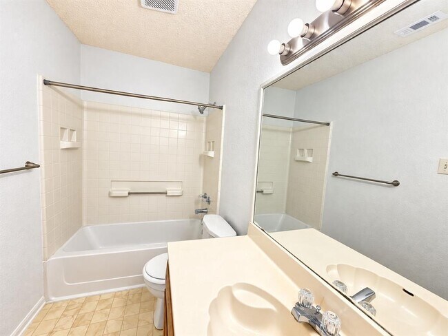 Building Photo - 105 Northern Dove Ln