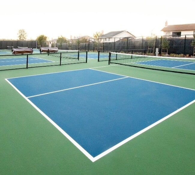 Building Photo - $2,595 - 2 Bed/2 Bath Retirement Resort Li...